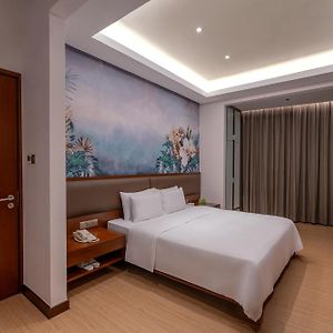 Deluxe Two-Bedroom Apartment